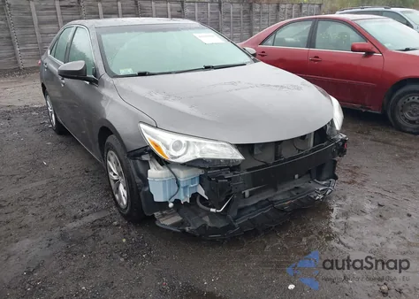 2016 Toyota Camry Le z USA, uszkodzony, nr VIN 4T1BF1FK5GU222263